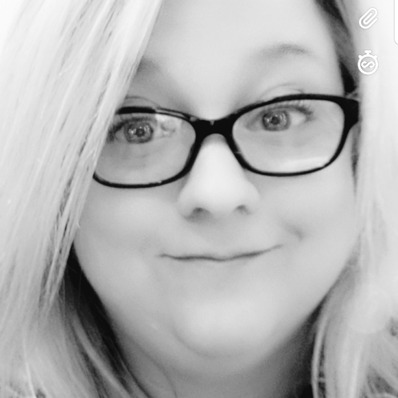 Meet your Posher, Heather - Picture 1 of 1
